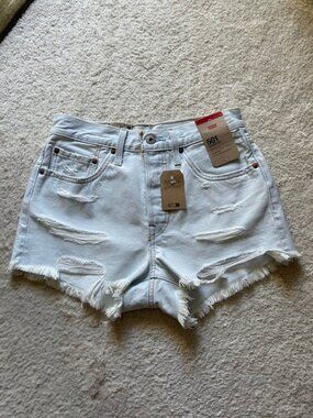 NWT Levi's 501 High Rise Distressed Women’s Denim Shorts Size 26